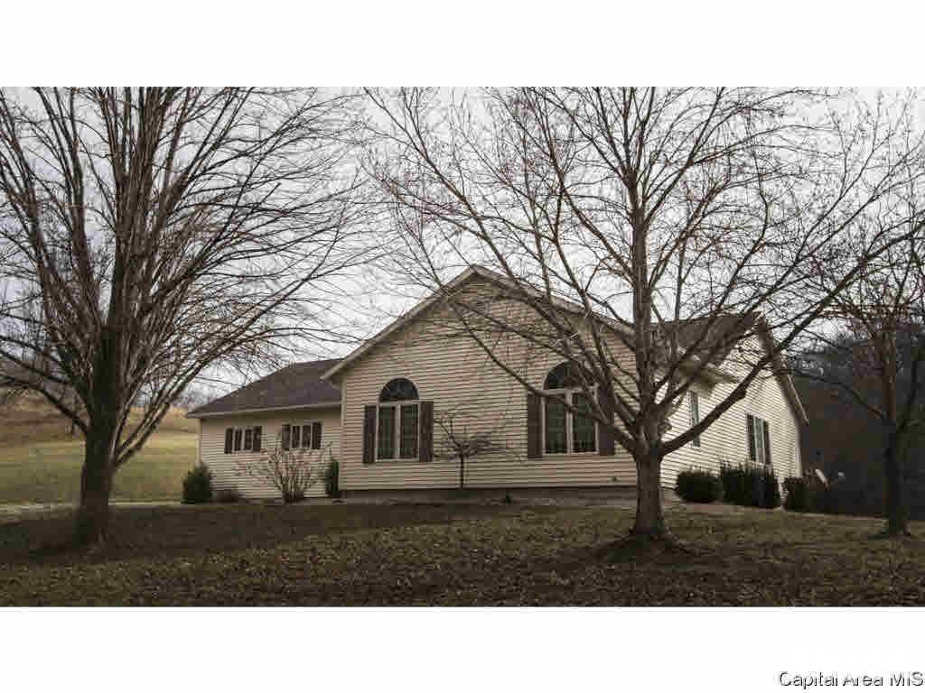 27640 240th Street Barry, IL 62312 - Photo 1 of 36 Gallery Image 1