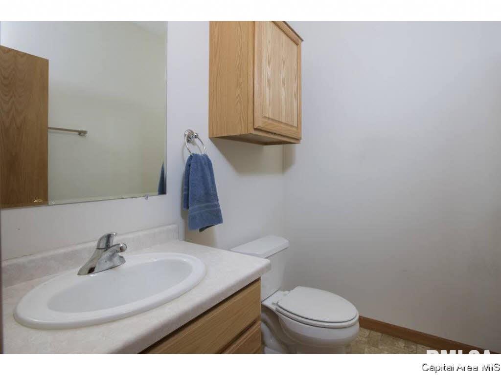 27640 240th Street Barry, IL 62312 - Photo 3 of 36 Gallery Image 3