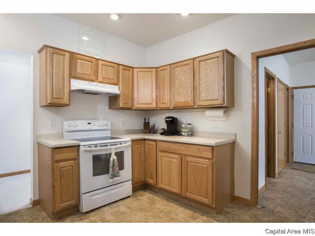 27640 240th Street Barry, IL 62312 - Photo 7 of 36 Gallery Image 7