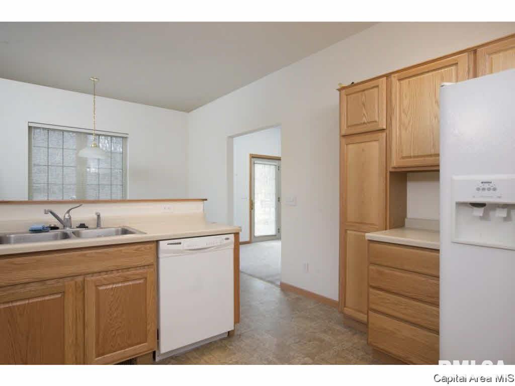27640 240th Street Barry, IL 62312 - Photo 8 of 36 Gallery Image 8