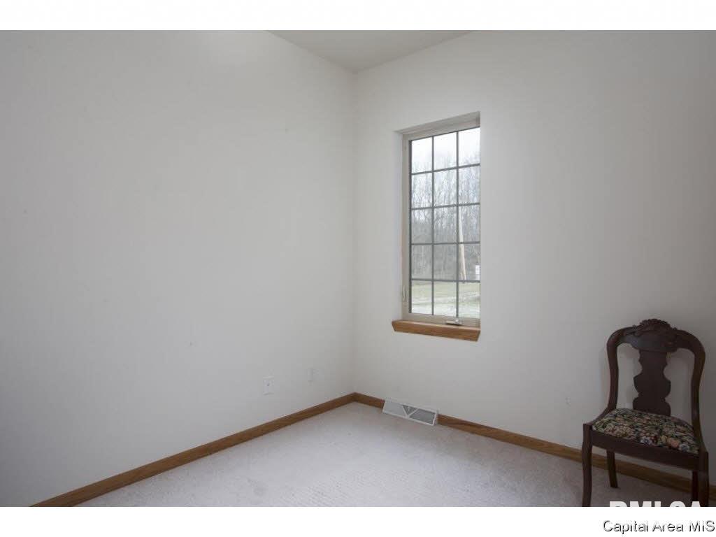 27640 240th Street Barry, IL 62312 - Photo 9 of 36 Gallery Image 9