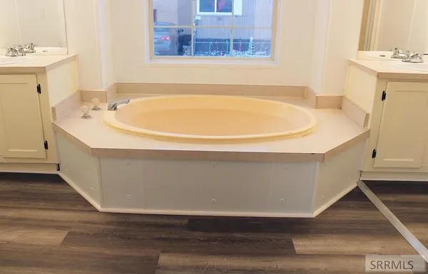 $75,000 | 155 Hillcrest Avenue, American Falls, ID 83211