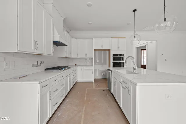 $899,000 | 2310 Hardwood Drive, Hillsborough, NC 27278