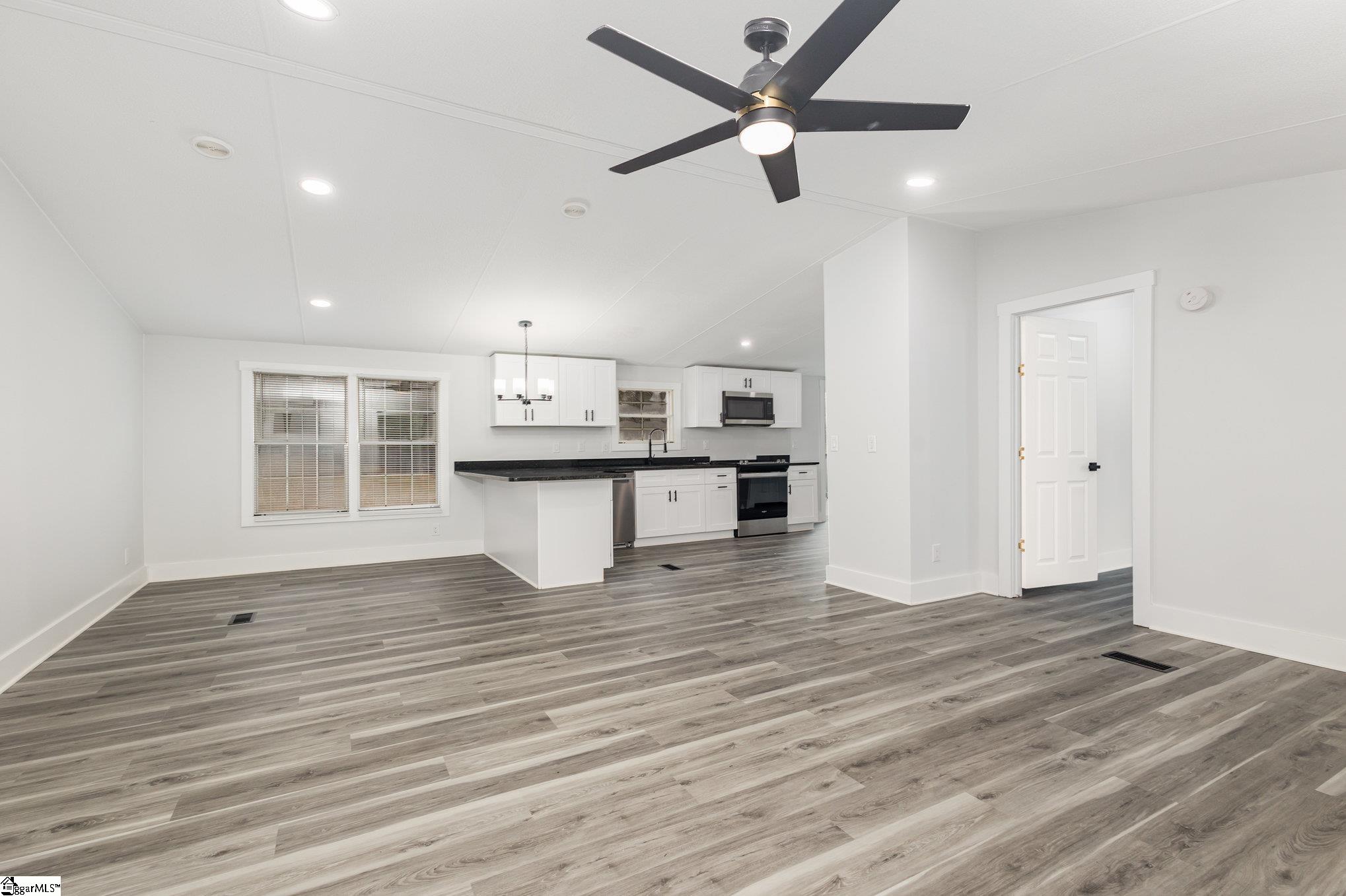 1635 Anderson Ridge Road Simpsonville, SC 29681 - Photo 6 of 23