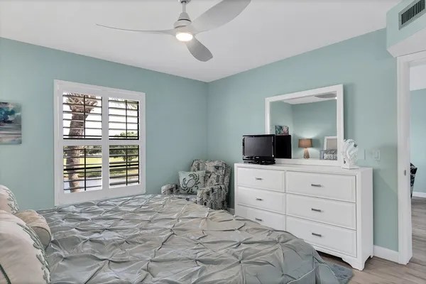 $262,500 | 33 Plantation Drive, Unit 205, Vero Beach, FL 32966