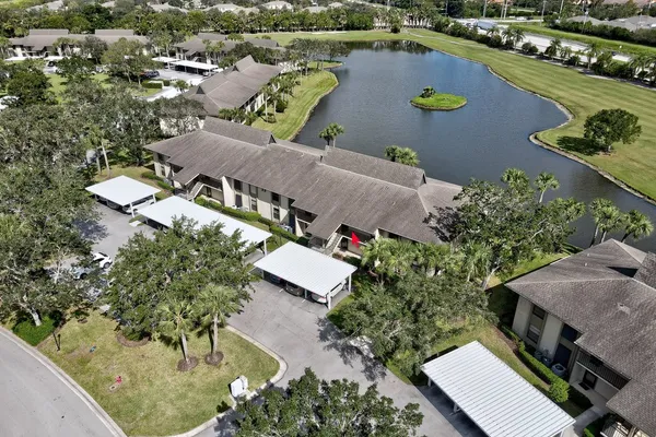 $262,500 | 33 Plantation Drive, Unit 205, Vero Beach, FL 32966