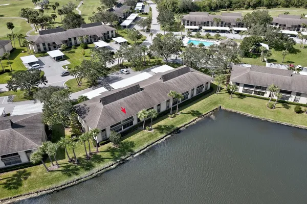 $262,500 | 33 Plantation Drive, Unit 205, Vero Beach, FL 32966