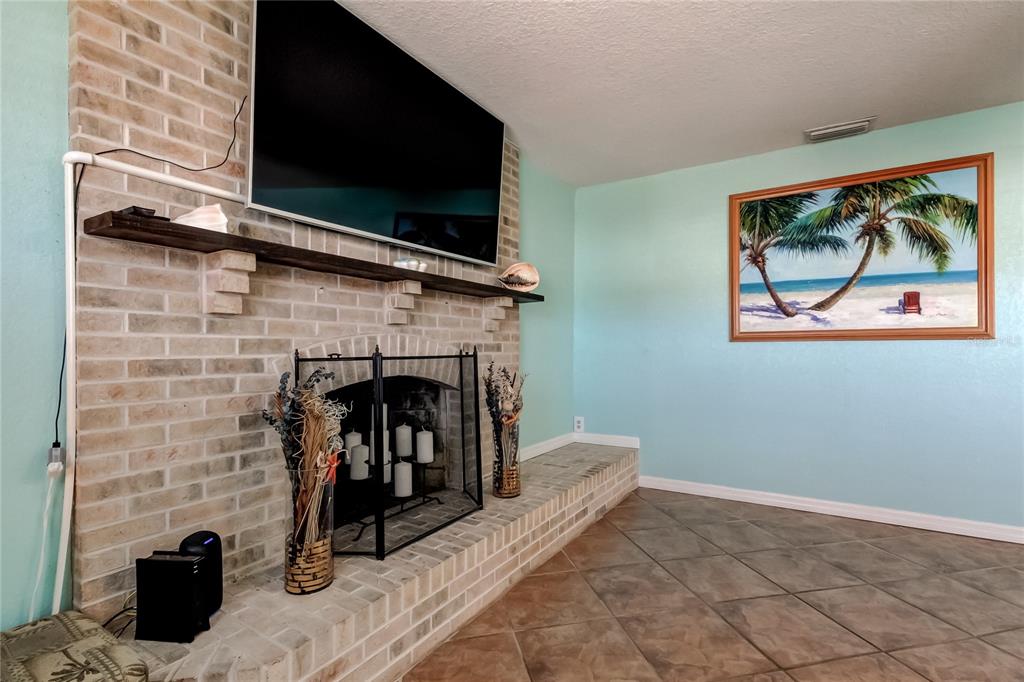 8531 81st Way Seminole, FL 33777 - Photo 11 of 27