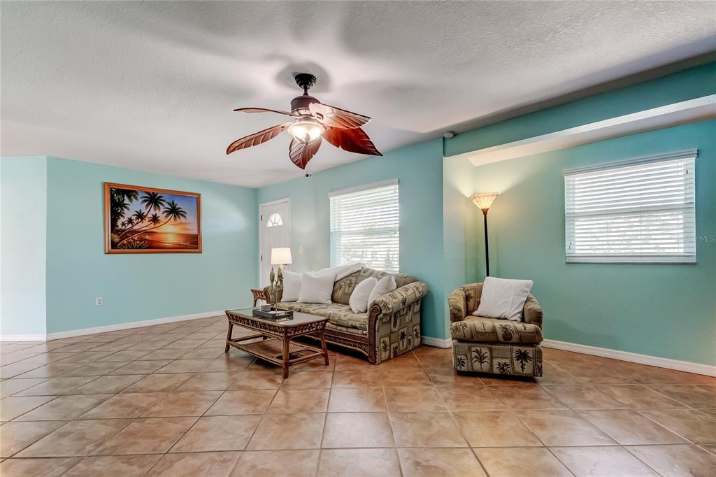 8531 81st Way Seminole, FL 33777 - Photo 9 of 27