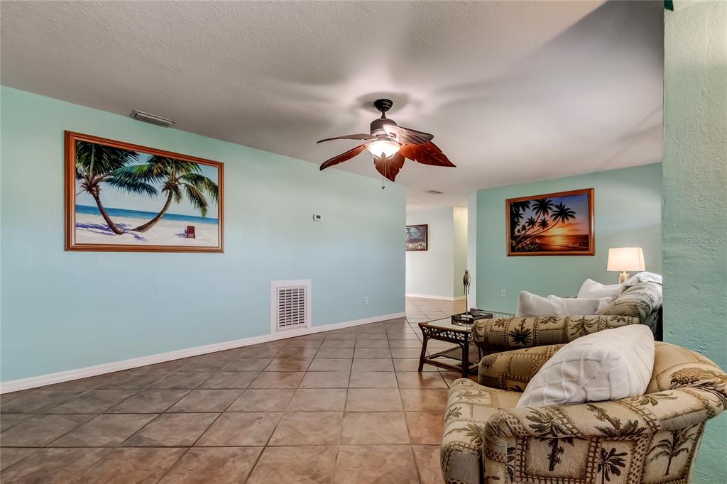 8531 81st Way Seminole, FL 33777 - Photo 10 of 27