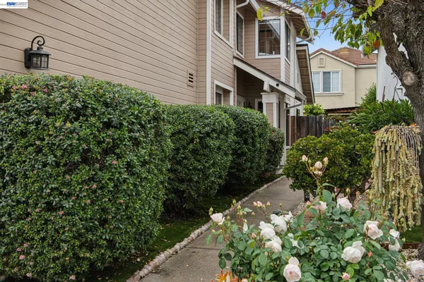 $1,280,000 | 1129 Clarke Lane, Alameda, CA 94502