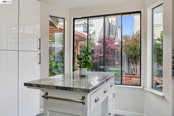 $1,280,000 | 1129 Clarke Lane, Alameda, CA 94502