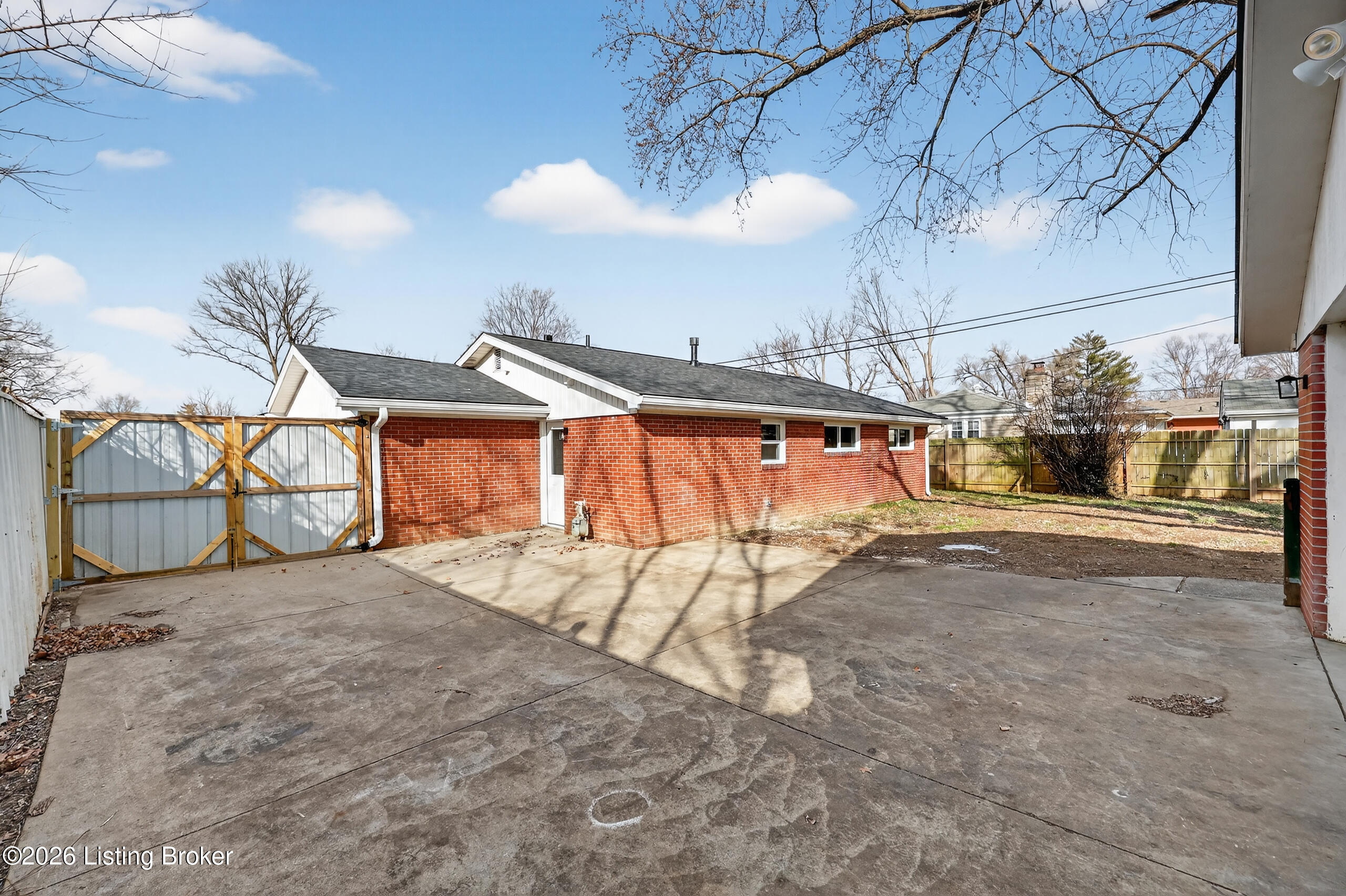 4902 Dee Road Louisville, KY 40219 - Photo 30 of 45 H40A0357