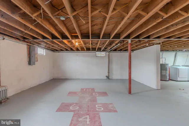 a view of under construction room