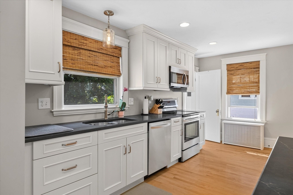 19 Barnard Road Worcester, MA 01605 - Photo 5 of 34