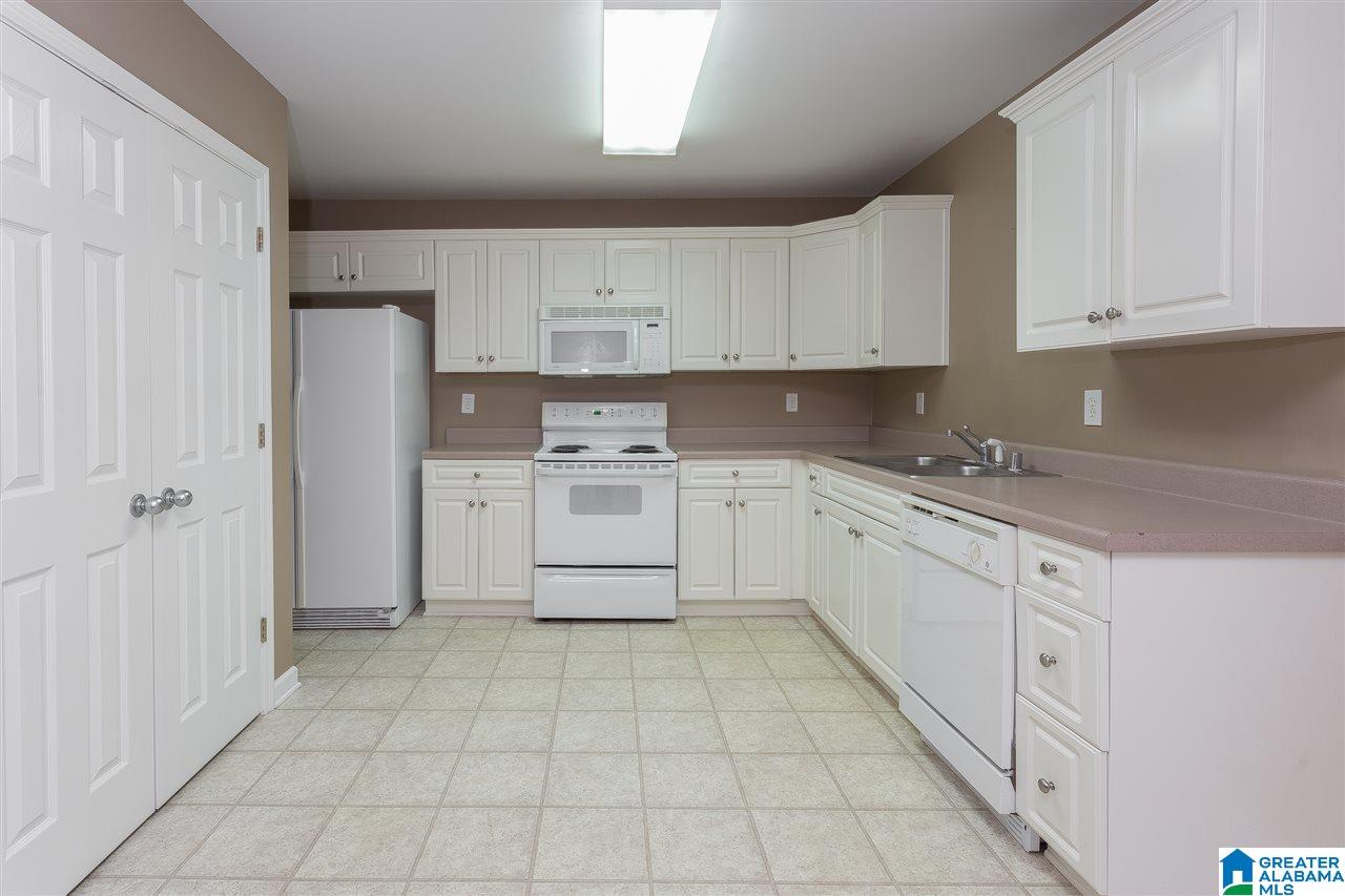725 Roulain Road Odenville, AL 35120 - Photo 10 of 29 Gallery Image 10