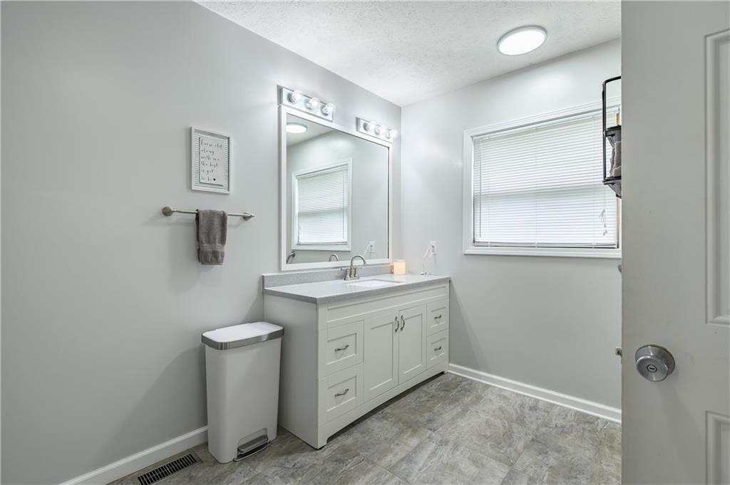 3154 North Marr Road Columbus, IN 47203 - Photo 24 of 39 Gallery Image 24