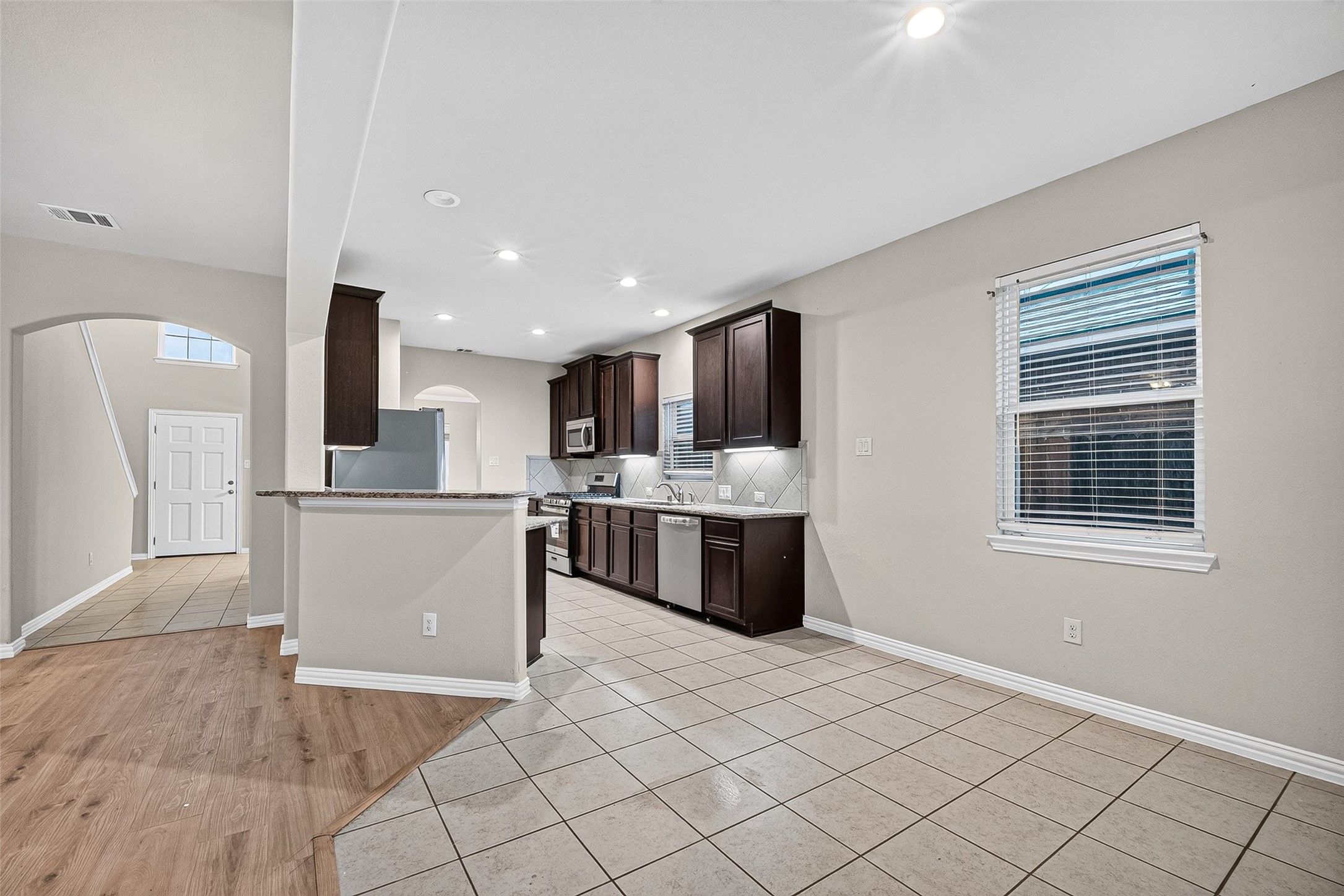 10015 Chase Court Baytown, TX 77521 - Photo 21 of 49