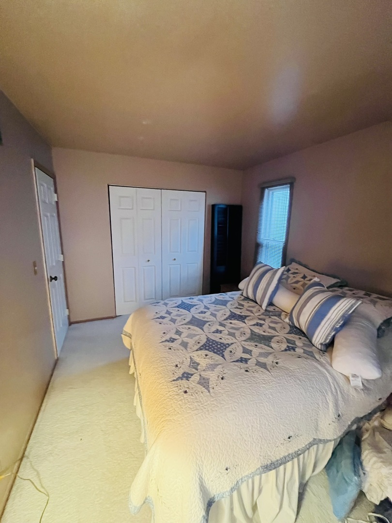 1915 Lawson Road Schaumburg, IL 60169 - Photo 17 of 18 Gallery Image 17