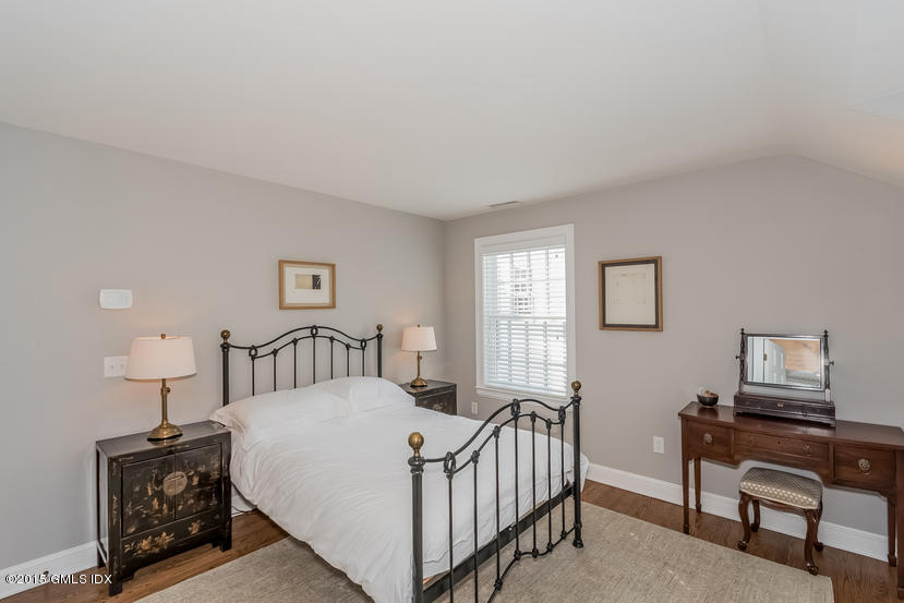 11 Owenoke Way Riverside, CT 06878 - Photo 50 of 61 042-Bedroom-1487865-mls.jpg