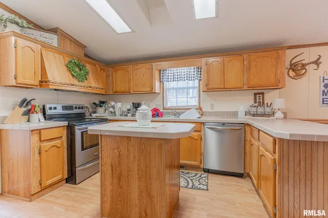 $170,000 | 565 Dutton Chapel Road, Herod, IL 62947