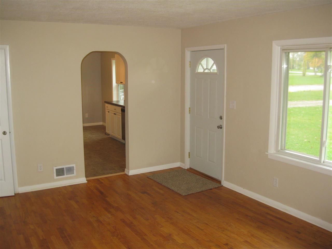 4309 Leesburg Road Fort Wayne, IN 46808 - Photo 3 of 19