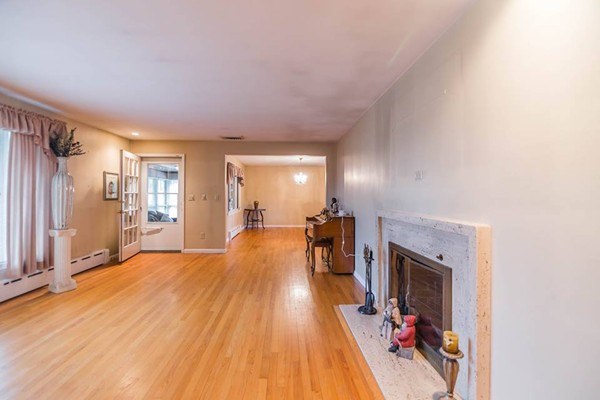 78 Chalmers Street Springfield, MA 01118 - Photo 11 of 26 Gallery Image 11