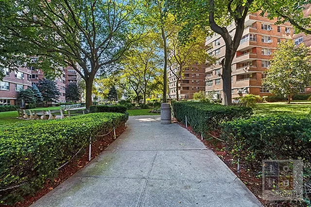 $585,000 | 575 Grand Street, Unit E1004 | Lower East Side