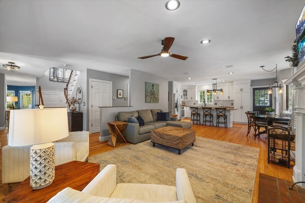 31 Round Hill Road Kingston, MA 02364 - Photo 7 of 42 a living room with furniture and wooden floor