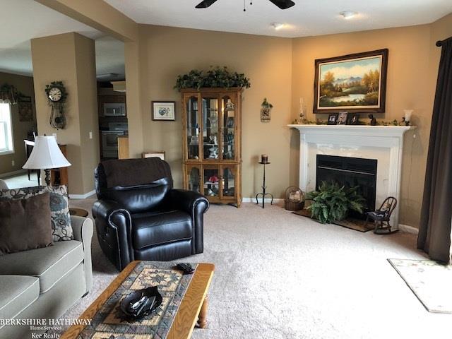 15580 Schultz Road Allenton, MI 48002 - Photo 11 of 49 Living Room