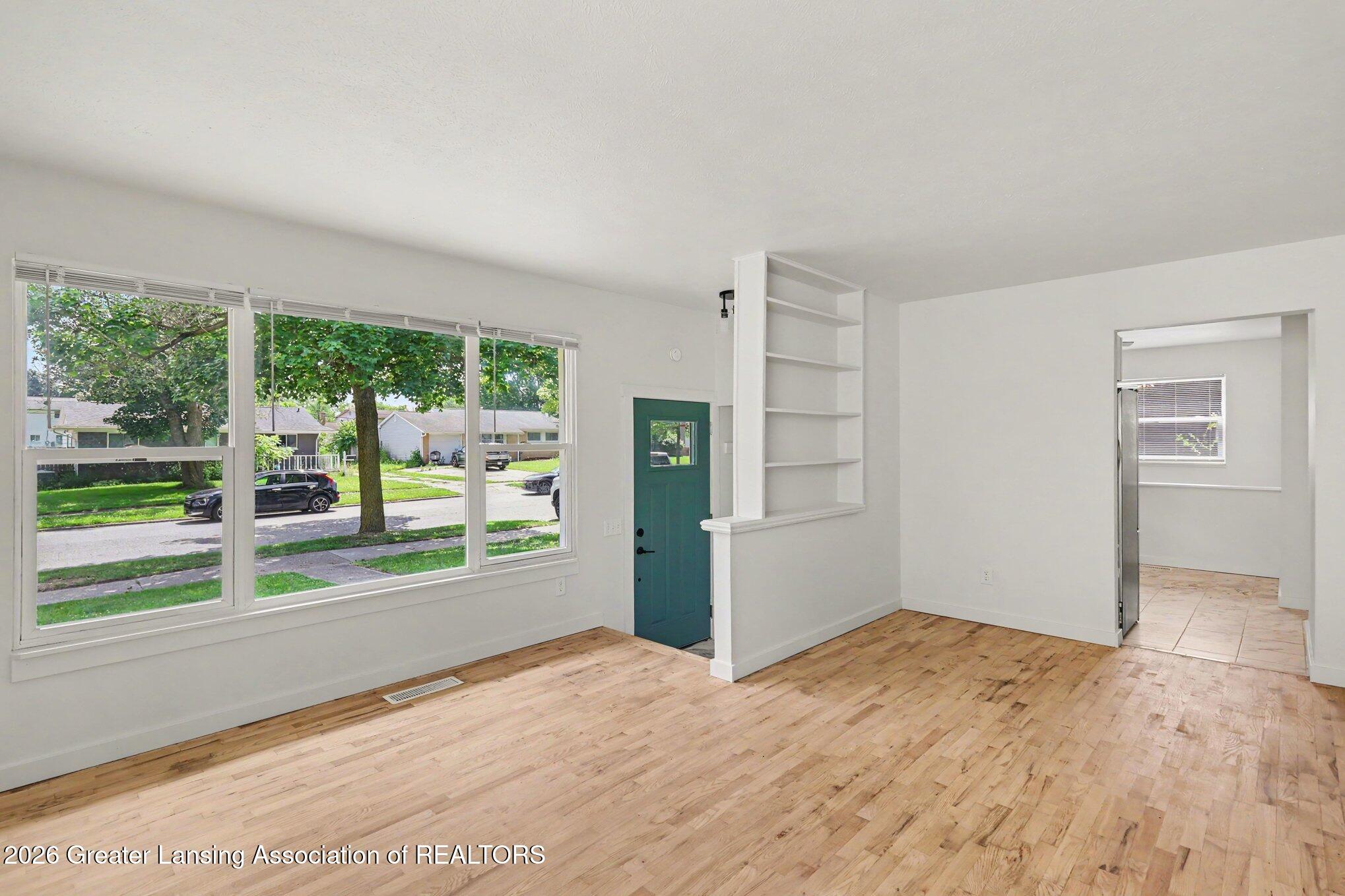 3224 Reo Road Lansing, MI 48911 - Photo 4 of 26 004_file_3813
