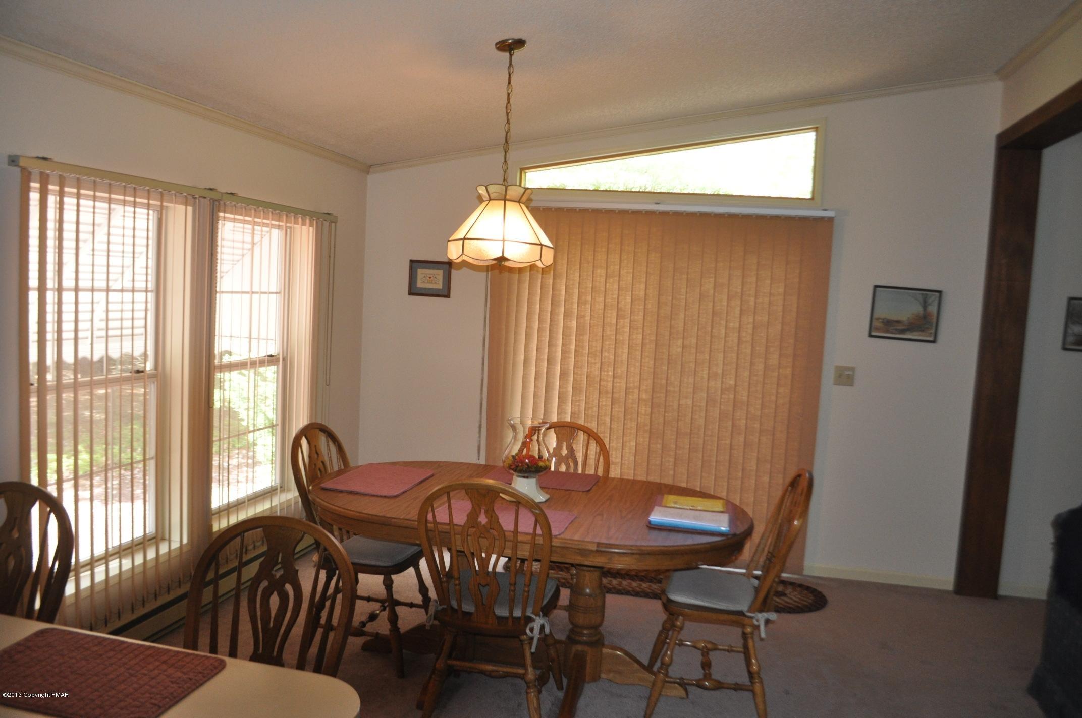 9 Riley Mew Albrightsville, PA 18210 - Photo 3 of 14 Dining Area