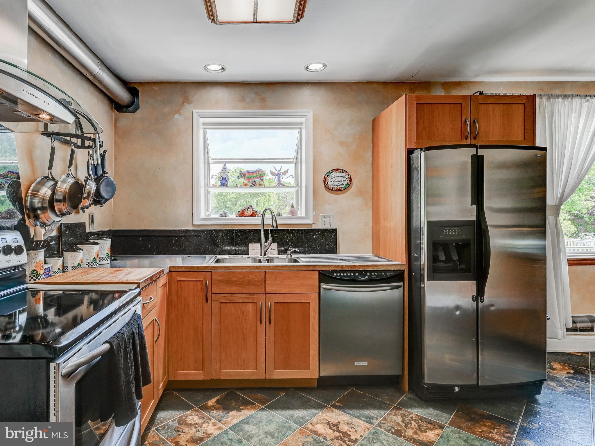 2922 Cub Hill Road Baltimore, MD 21234 - Photo 11 of 47 Gallery Image 11