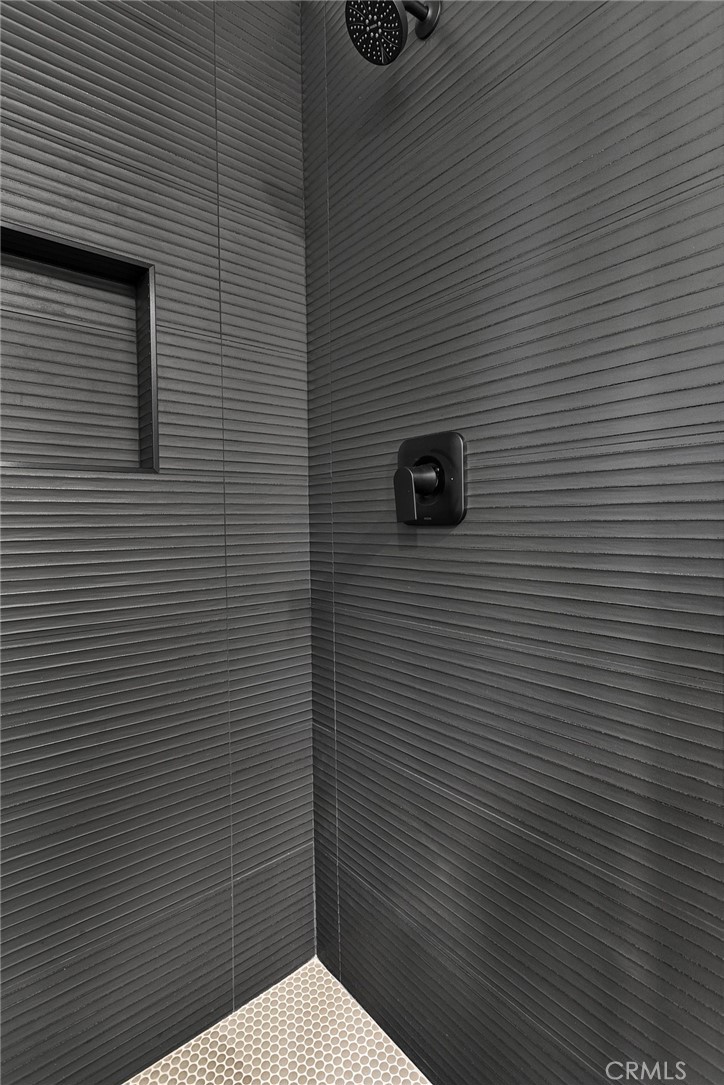 20717 Eyota Apple Valley, CA 92308 - Photo 26 of 38 a bathroom with a shower