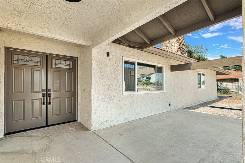 20717 Eyota Apple Valley, CA 92308 - Photo 4 of 38 a view of an empty room with a window