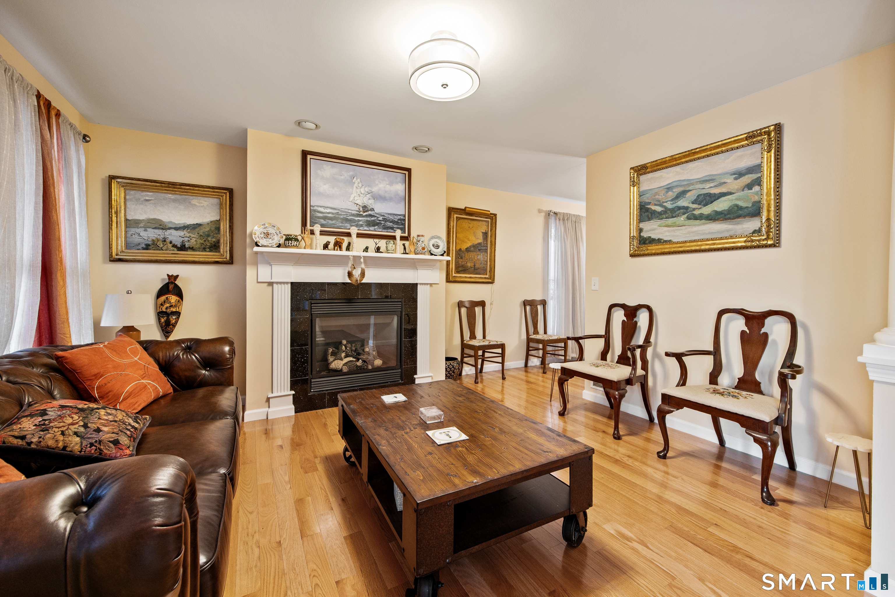 27 Amber Place Waterbury, CT 06705 - Photo 5 of 33