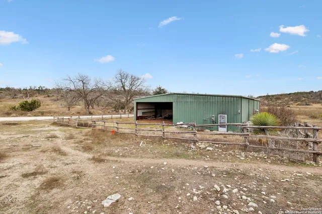 $1,360,000 | 817 Usener Road, Fredericksburg, TX 78624