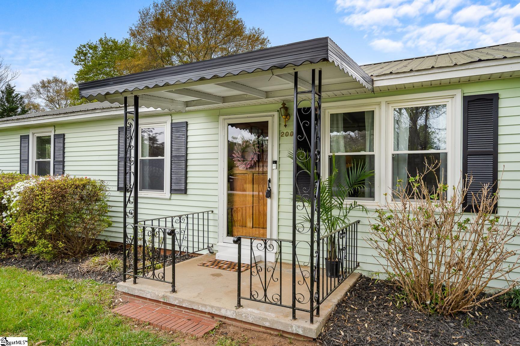 200 Duke Street Easley, SC 29640 - Photo 2 of 26