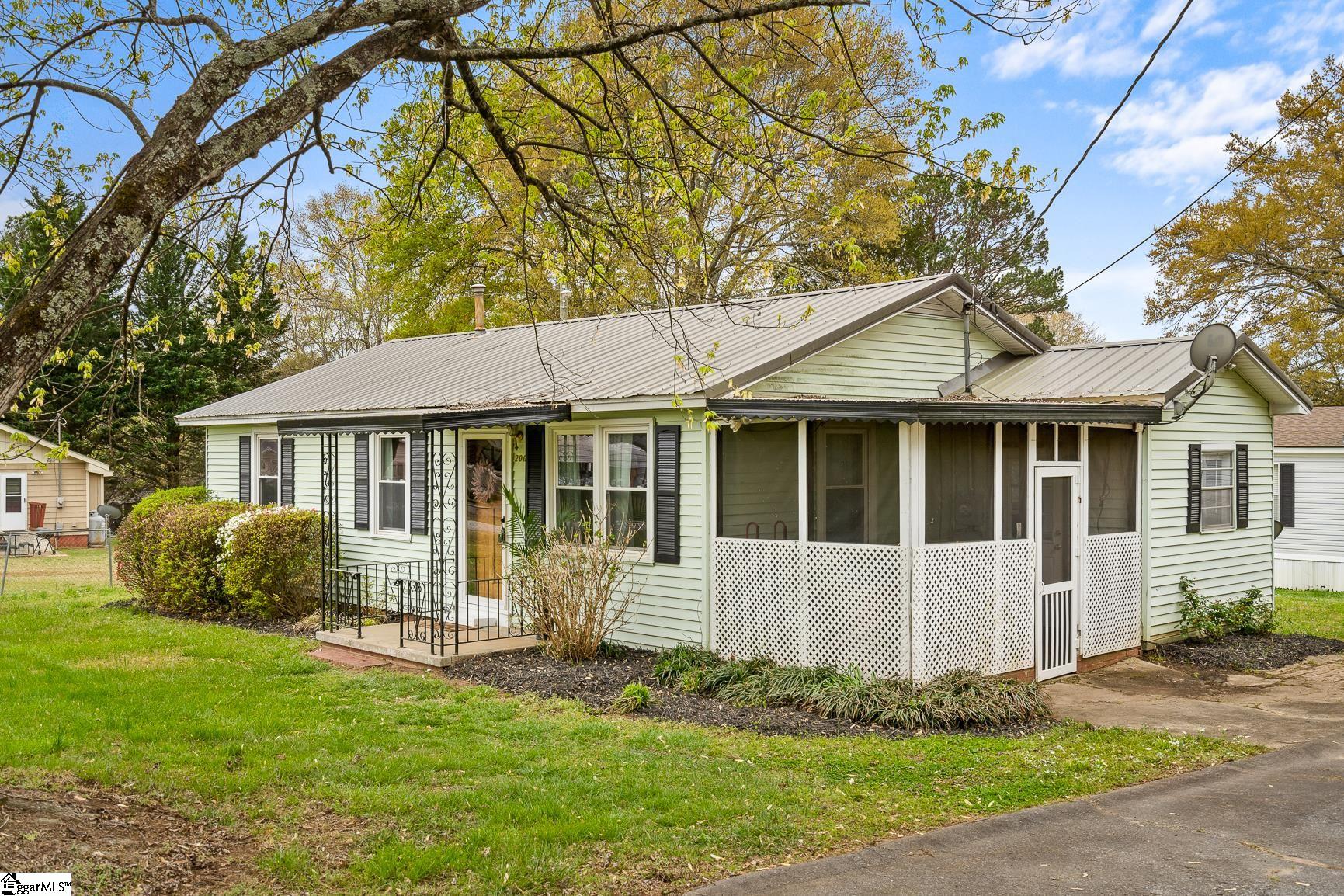 200 Duke Street Easley, SC 29640 - Photo 3 of 26