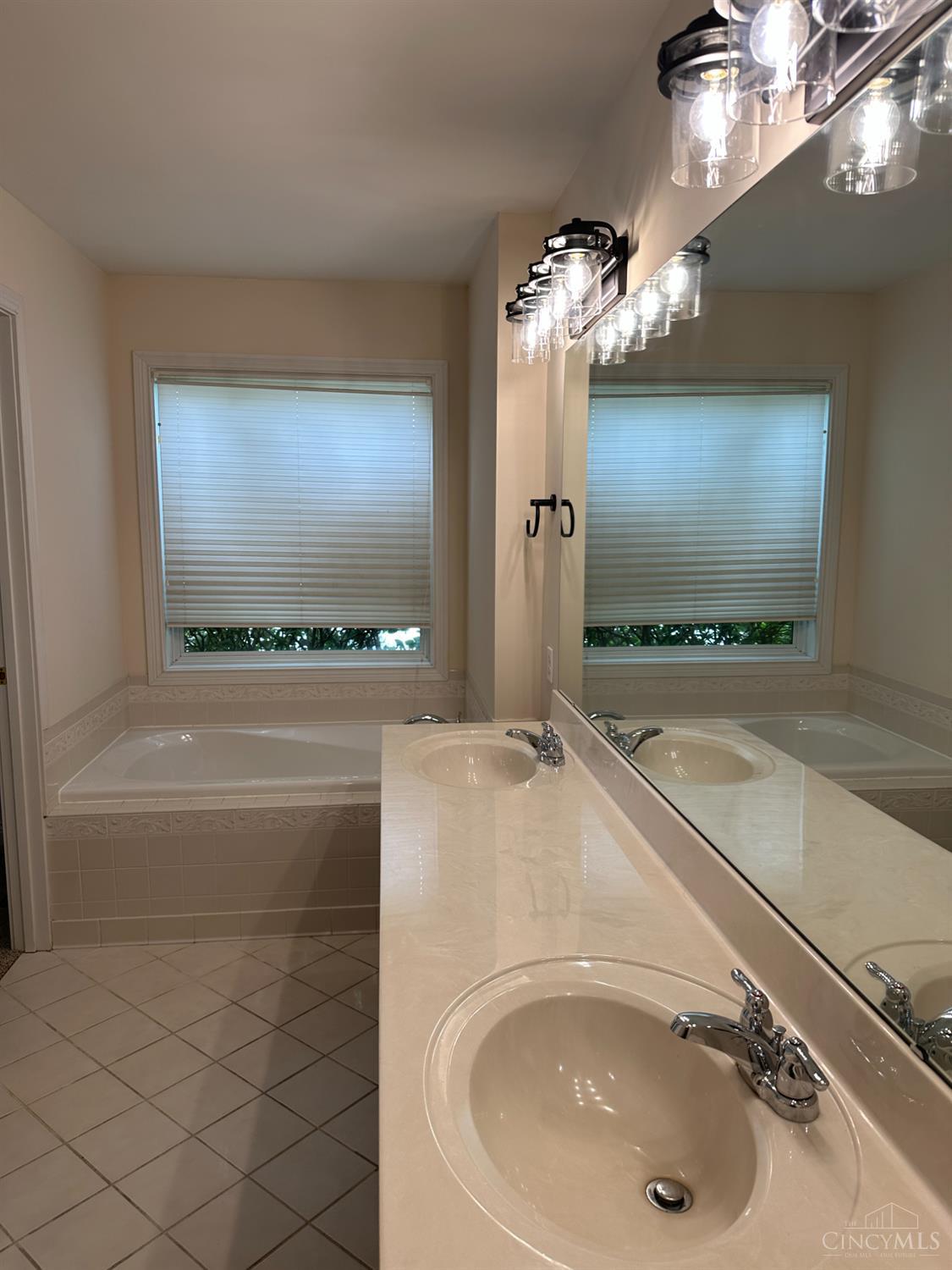 7511 Cornell Road Montgomery, OH 45242 - Photo 21 of 57 Gallery Image 21