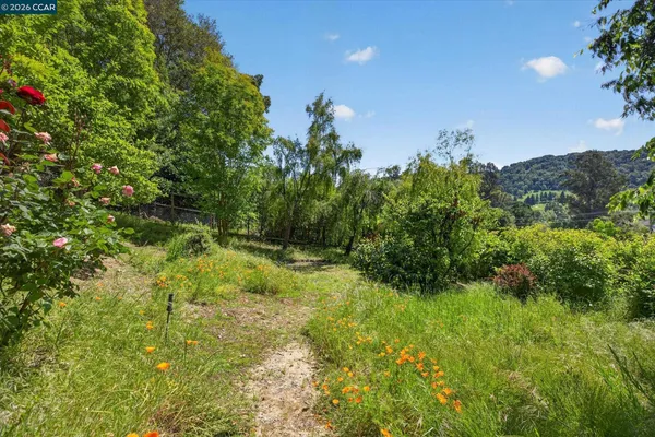 $2,100,000 | 26 Carisbrook Drive, Orinda, CA 94563