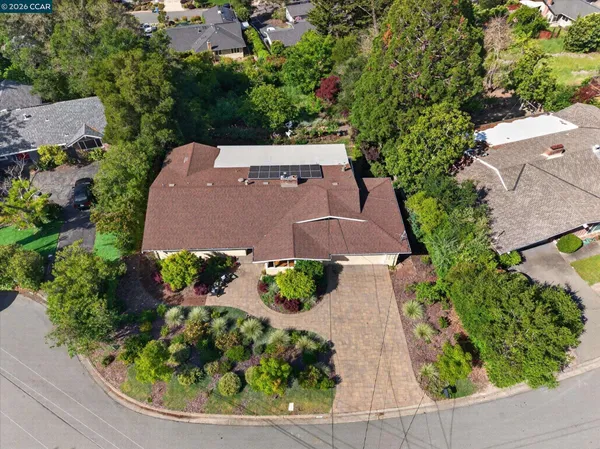 $2,100,000 | 26 Carisbrook Drive, Orinda, CA 94563