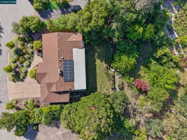 $2,100,000 | 26 Carisbrook Drive, Orinda, CA 94563