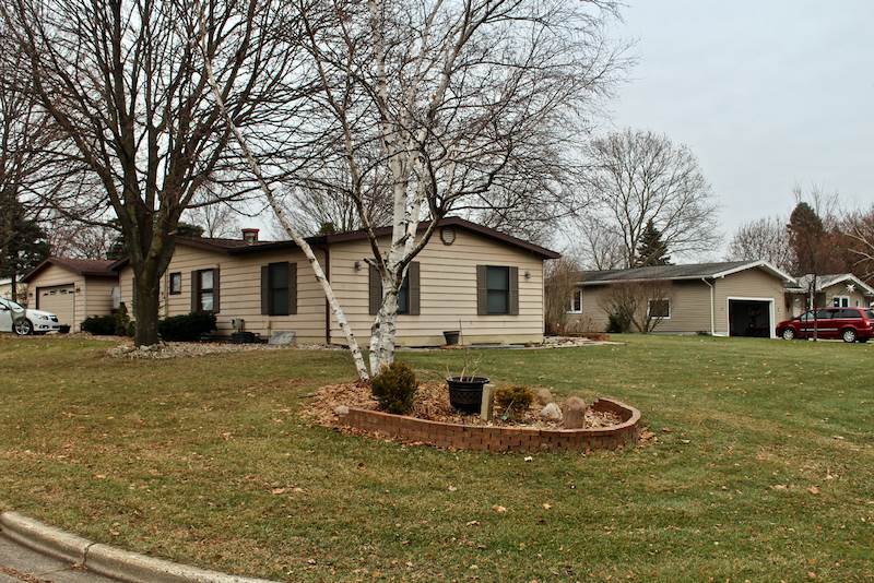 980 Falkirk Road Alma, MI 48801 - Photo 4 of 42 1870367-3.JPG