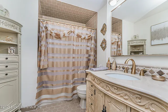 $679,000 | 97 Bower Court | Rossville