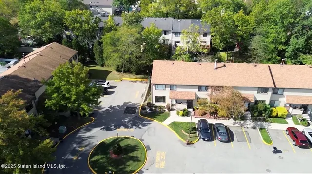 $679,000 | 97 Bower Court | Rossville