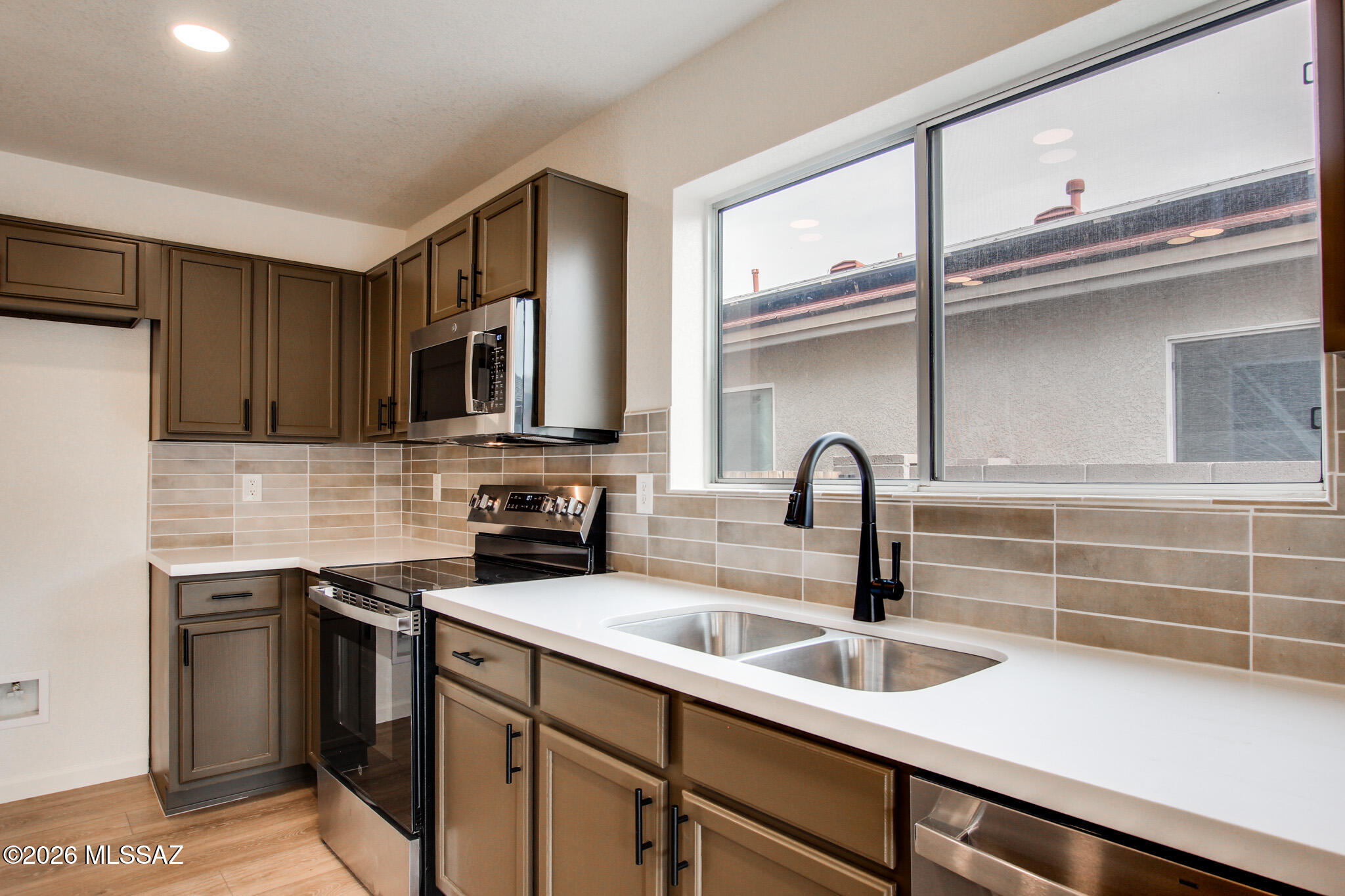 9410 East Grapevine Spring Place Tucson, AZ 85710 - Photo 3 of 37 photo-20157