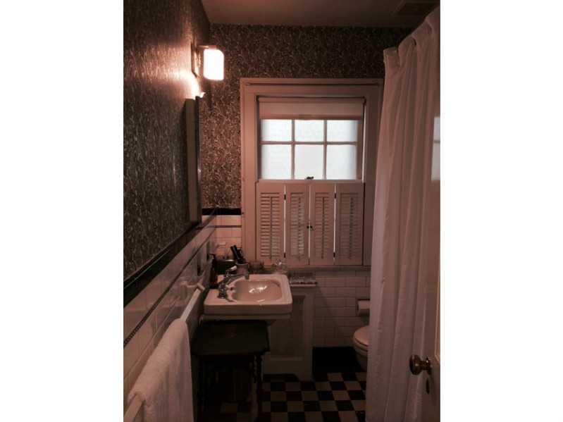 529 Bigham Road Pittsburgh, PA 15211 - Photo 13 of 14 Full Bath.