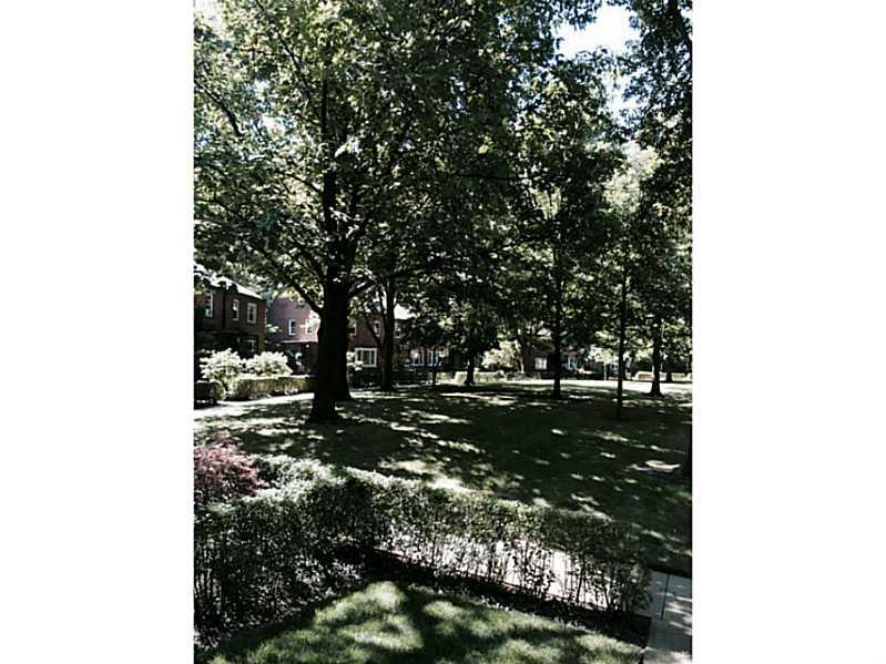 529 Bigham Road Pittsburgh, PA 15211 - Photo 4 of 14 View. Courtyard.