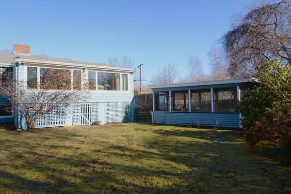 39 Grapevine Road Gloucester, MA 01930 - Photo 3 of 21